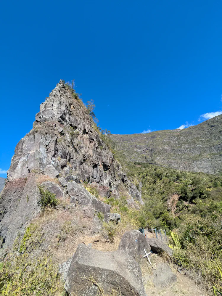 Trois larrons aux trois roches