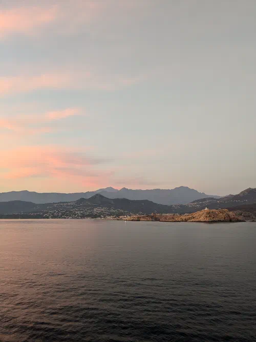 La traversée de l'île de beauté