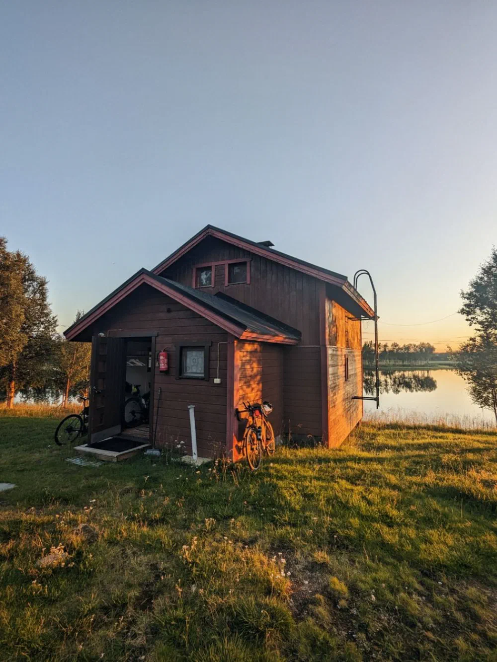 Le chalet au bord du lac
