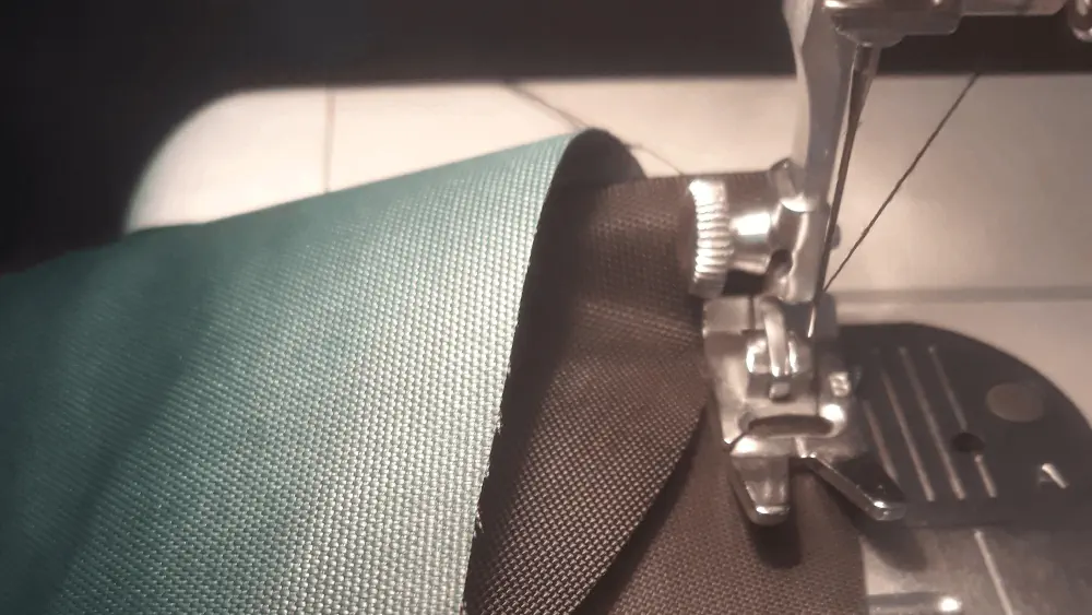 La vieille machine de ma maman m’a accompagnée sur de nombreux projets MYOG La vieille machine de ma maman m’a accompagnée sur de nombreux projets MYOG